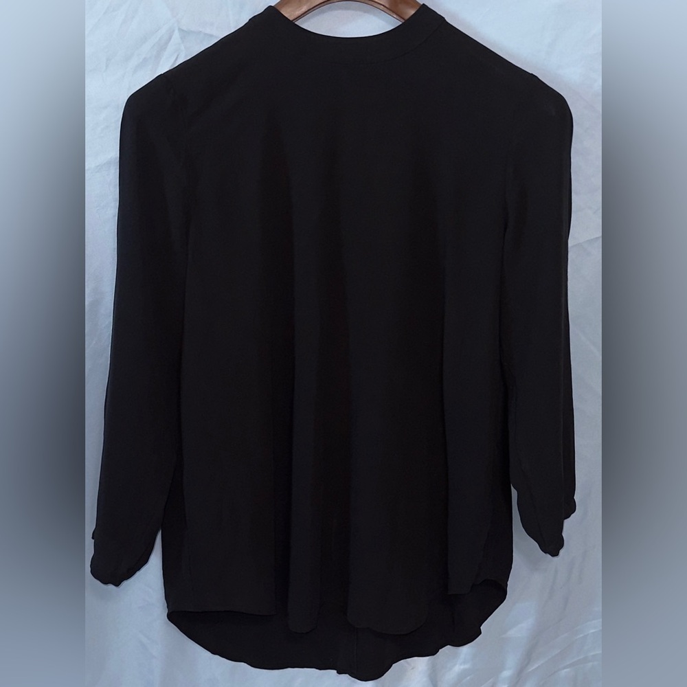 Crepe Eileen Fisher top. Size large.
